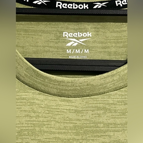 Reebok t-shirt - Picture 2 of 4